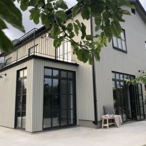 Valerie Aflalos varmgrå villa