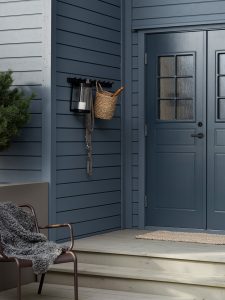 Fasad målad med JOTUN 4252 Kimrök Dämpad