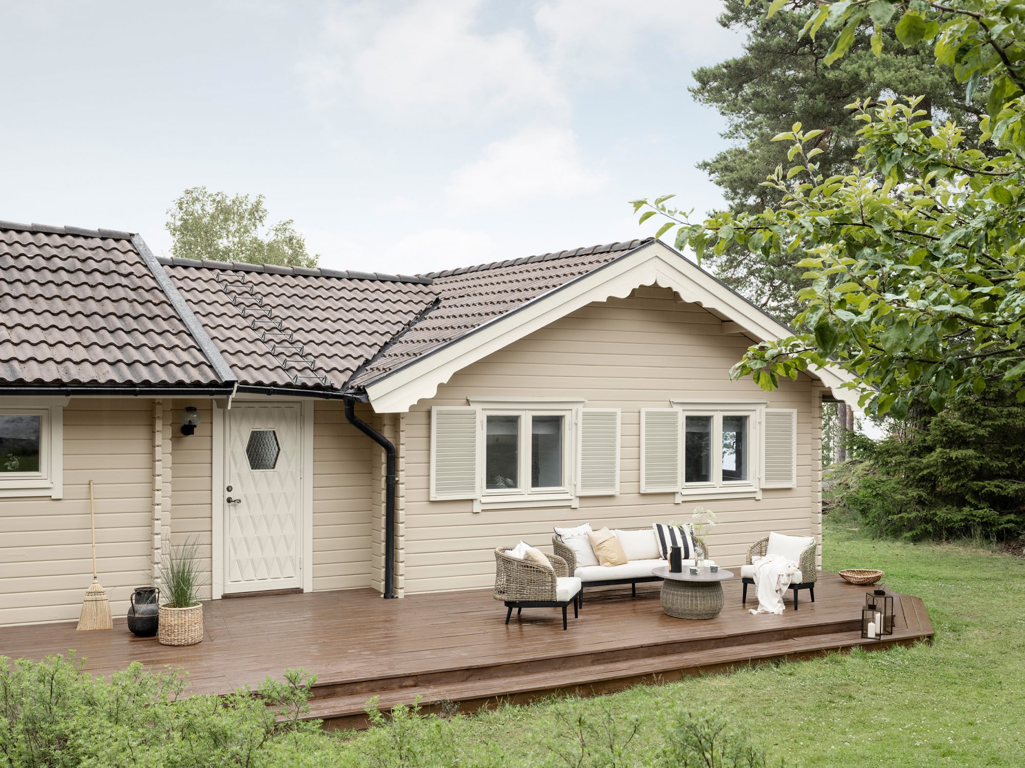 jotun_sweden_natural_beige_perle_skyggebrun_0601_srgb_web_srgb