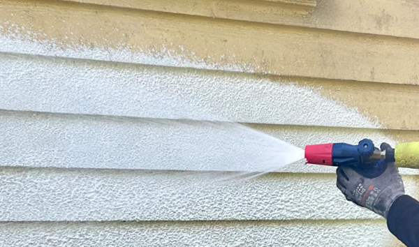 Vask av hus med skummende effekt fra Jotun Vask av hus med skummende effekt fra Jotun
